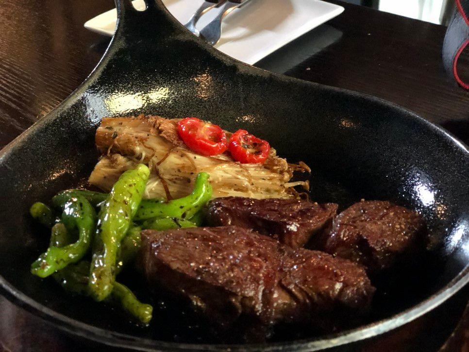 【The BEST Restaurants& Cafes in Itaewon】Only insider knows the 10 Best that you don